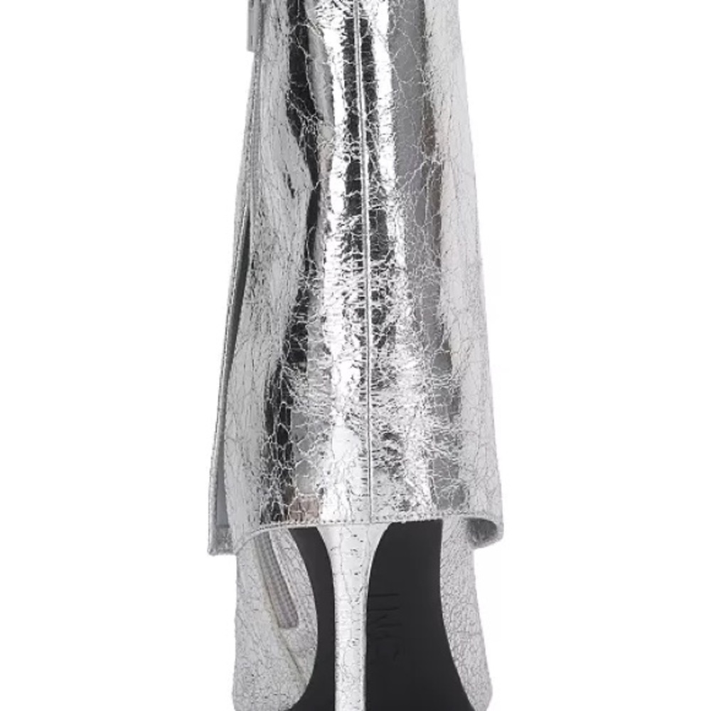 BRAND NEW NEVER WORN I.N.C Silver Boots size 6 (6 1/2 fits too) - Picture 3 of 5